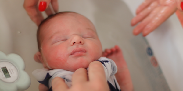 Bain enveloppé bébé la Roche sur Foron Haute Savoie